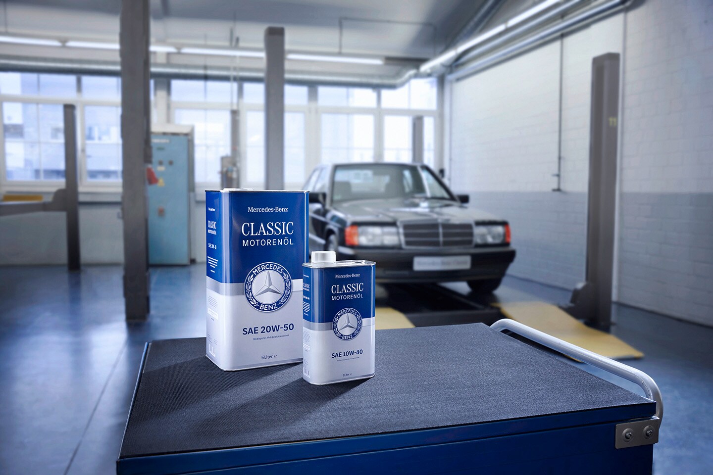 優質引擎機油 兩款不同容量的引擎機油